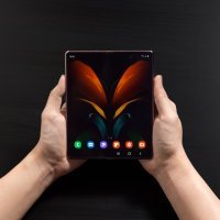 Samsung Galaxy Z Fold2 slike uređaja