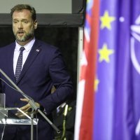 Zoran Milanović dodijelio činove