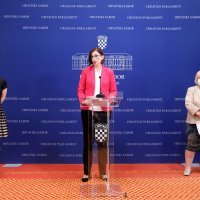 Konferencija Kluba zastupnika Stranke s Imenom i Prezimenom, Pametnog i GLAS-a