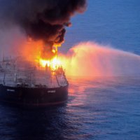 Požar na tankeru New Diamond