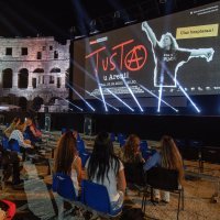 Projekcija filma 'Tusta'