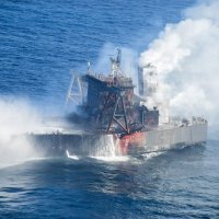 Požar na tankeru New Diamond