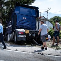 Kamion se zabio u kuću u Lovreću