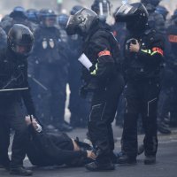 Prosvjed žutih prsluka u Parizu