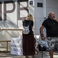 Potpisivanje peticije 'Stop maskama u školi'