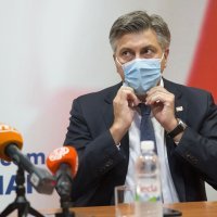 Andrej Plenković u Mostaru se susreo s biskupima Perićem i Palićem te Draganom Čovićem