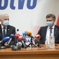 Andrej Plenković u Mostaru se susreo s biskupima Perićem i Palićem te Draganom Čovićem