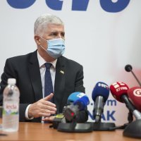 Andrej Plenković u Mostaru se susreo s biskupima Perićem i Palićem te Draganom Čovićem