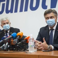 Andrej Plenković u Mostaru se susreo s biskupima Perićem i Palićem te Draganom Čovićem