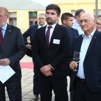 Koktel s veleposlanikom SAD-a