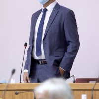 Zagreb: Hrvoje Zekanović se na početku sjednice pokušao izboriti za nenošenje maske