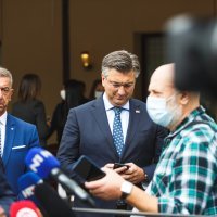 Gospić: Završen sastanak Vlade sa županima, predstavnicima Udruge gradova i Udruge općina