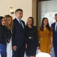 Gospić: Završen sastanak Vlade sa županima, predstavnicima Udruge gradova i Udruge općina