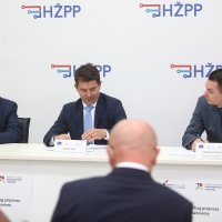 Potpisivanje ugovora za obnovu voznog parka HZ Putničkog prijevoza novim vlakovima