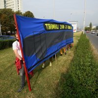 Zagreb - Zelena akcija održala performans Tramvaj zvan 20 godina čežnje