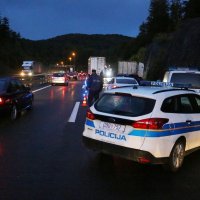 Dva teretna vozila sudarila se kod tunela Veliki Gložac