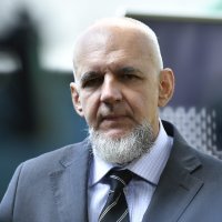 Američki veleposlanik Robert Khorst u posjetu Fakultetu strojarstva, gdje je izložen simulator borbenog aviona F16