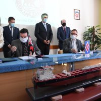 Primopredaja broda u 3. maju