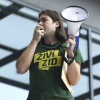 Živi zid istovario je hrpu soli ispred Ministarstva gospodarstva