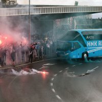 Armada je bakljadom dočekala igrače Rijeke