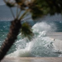 Olujno jugo stvara brojne probleme u pomorskom prometu