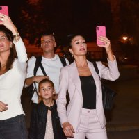 Dan ružičaste vrpce ispred HNK