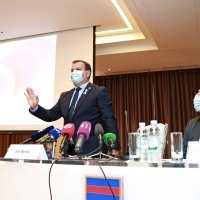 Vili Beroš i Krunoslav Capak na obilježavanju Dana ružičaste vrpce