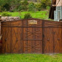 Stričev grunt, Stara Kapela