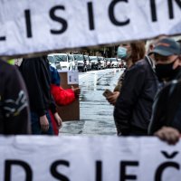 Mirni prosvjed stanovnika Omiša i okolnih naselja protiv zatvaranja ceste