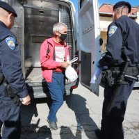 Privođenje dvojice osumnjičenih mještana Negoslavaca za ratni zločin u Ovčari 1991.