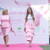 Modna revija članica Udruge P.I.N.K. life na krovu Hitne pomoći