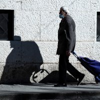 Split: Građani nose zaštitne maske i na otvorenim površinama