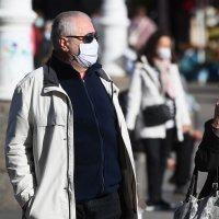 Rekordan broj zaraženih koronavirusom - građani većinom nose maske i na otvorenome