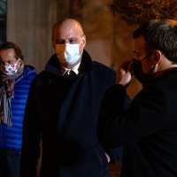 Emmanuel Macron na poprištu terorističkog napada u mjestu Conflans-Saint-Honorine kraj Pariza