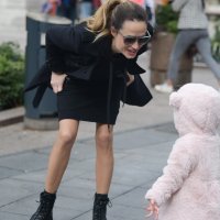 Antea Kodžoman i Maja Cvjetković s djecom na Cvjetnom trgu