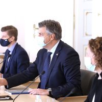 Andrej Plenković u Banskim dvorima primio izaslanike HBK