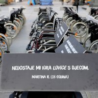 Na Trgu bana Jelačića postavljena invalidska kolica povodom Dana sigurnosti cestovnog prometa