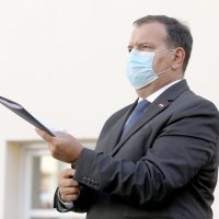 Ministar Vili Beroš dolazi na sjednicu Vlade