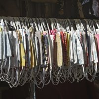 Građani nose maske i na otvorenom