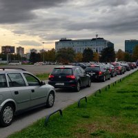 Testiranje na koronavirus na parkiralištu Velesajma