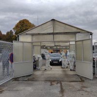 Testiranje na koronavirus na parkiralištu Velesajma