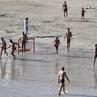 Brojni kupaći na Bačvicama