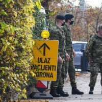 Vojska ispred parkirališta Nastavnog zavoda za javno zdravstvo Andrija Štampar, koronavirus