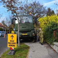 Vojska ispred parkirališta Nastavnog zavoda za javno zdravstvo Andrija Štampar, koronavirus