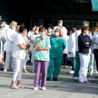 Zagreb: Prosvjed medicinskih djelatnika KB Dubrava zbog situacije s koronavirusom