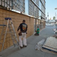 Daske na izlozima američkih trgovina