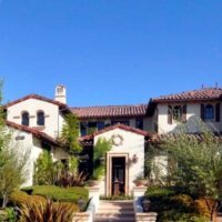 Dom Khloe Kardashian