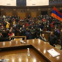 Nezadovoljni građani upali u armenski parlament