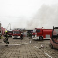 Zagreb: Požar u skladištu u Sesvetama