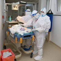 U Općoj bolnici Karlovac carskim rezom uspješno porođena COVID-19 pozitivna majka